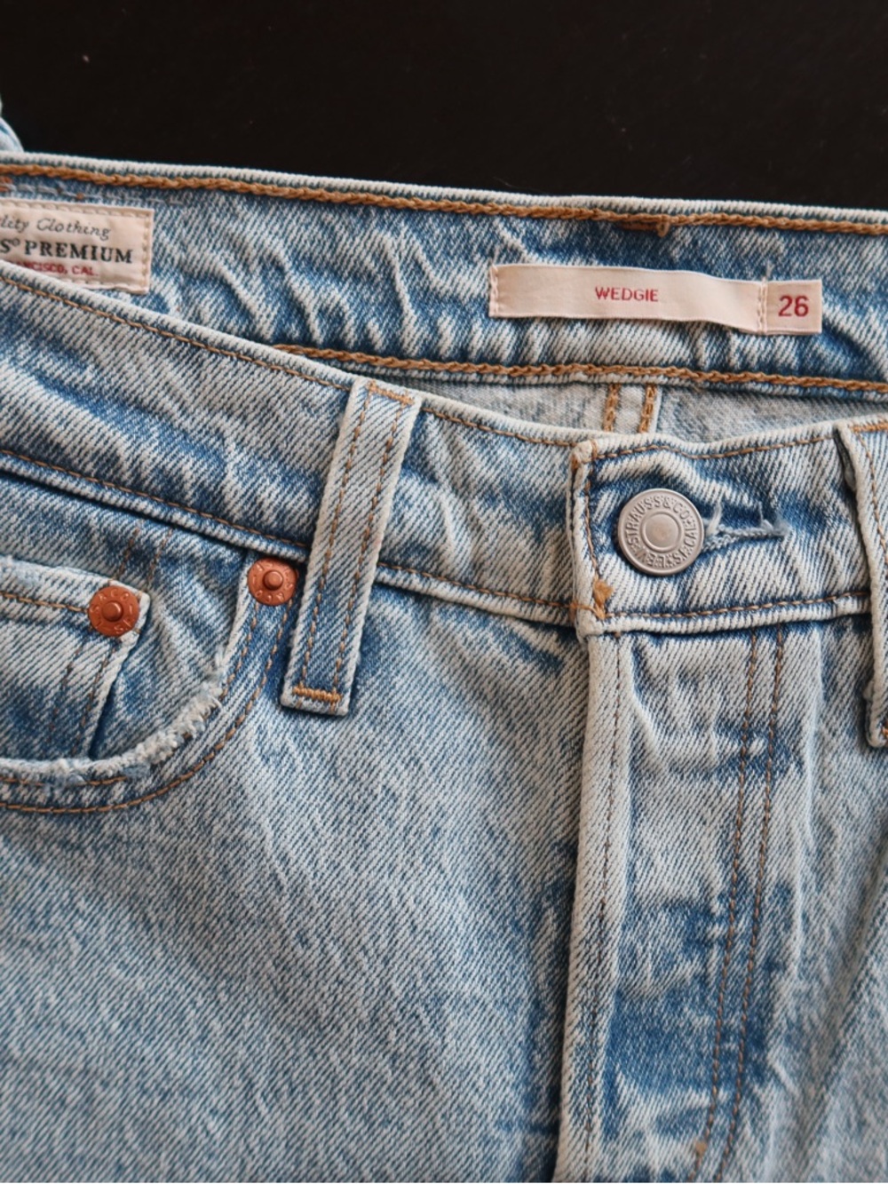 Levi's Light Blue Straight Leg Jeans - Picture 4 of 9